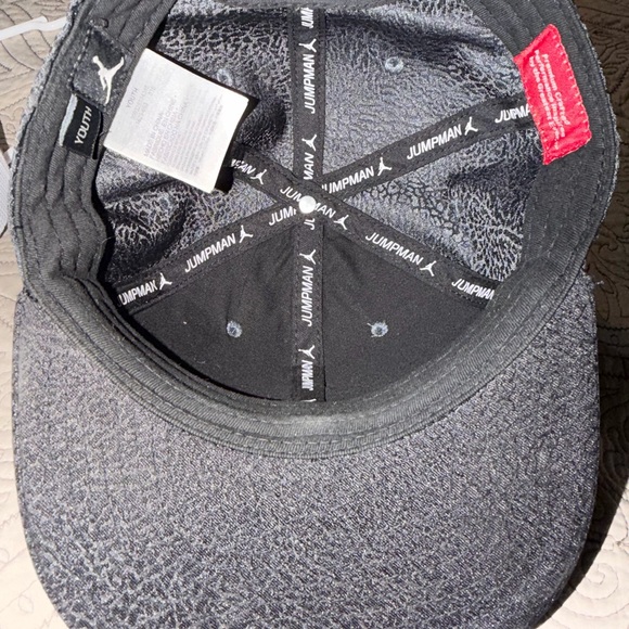 Jump Black Embroidered Elephant Texture Snapback Hat - Picture 2 of 3